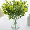 Fleurs décoratives couronnes 1pc fleurs en plastique artificiel eucalyptus fausse plante mariage bouquet nuptial du jardin de Noël décoration décoration de bricolage