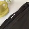 Designer Saco de armazenamento preto Bolsa de maquiagem Leteria do logotipo Moda feminina seca zíper de zíper seco de zíper de dupla camada de camada