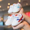 Sneakers Baby Walking Shoes Lente en herfst zachte Soled Baby Indoor Sewing Bag Anti Kick Velcro For Boys Girls H240509