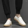 Chaussures décontractées pour hommes automne et hiver pour hommes un pied lefu en cuir respirant petite chaussure blanche pour hommes