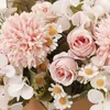 Ghirlande di fiori decorativi Rose di caffè Margherita Fiori artificiali Giardino Matrimonio all'aperto Decorazione della tavola di casa Tarassaco di seta Girasole Bouquet di fiori finti