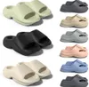 Ücretsiz Nakliye Tasarımcısı Sandal P3 terlik kaydırıcıları Erkekler için Kadın Sandalet Gai Pantoufle Mules Erkek Kadın Diken Trainers Flip Flops Sandles Color7 GAI59