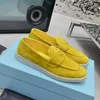 Designer loafers män skor platt mules läder loafer kvinnor casual skor triangel paljett sandaler klassisk spänne rund tår skjutreglage sommarstrand tofflor