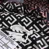 Lyxig svart sängkläder Set Queen King Single Full Size Polyester Bed Linen Däcke Cover Set Modern Bird Plaid Anime With Pillow Case 240508