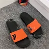 Partihandel Top designer tofflor Menskvinnor Soft Rubber Slides Summer Beach Sandals Outdoor Home Flat Flip Flops Lady Slipper 35-46