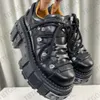 Projektant Rock Sneakers Platform Men Bots Punk Style Nowe kobiety kostki skórzana dekoracja metalowa w trudnej sytuacji koronkowe buty 566