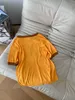 Ein Nischendesign mit lustigen handgestickten Woll-Kurzarm-T-Shirt