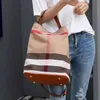2021 New Fashion Classic Plaid Canvas Bag Women Luxury Bucket Bucket Counter Courte Carty Q0709 289N
