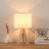 Lampes de table lampe nordique de bureau d'art moderne décor de décoration de décoration de décoration de table de lit avec l'interrupteur intérieur lire la lumière pour l'étude de la chambre à coucher