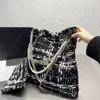 Lyxdesigner väskor Kvinnor handväskor modeband myntväska kedja axel tygväska filt shopping purses crossbody sacoche underarm h nduv