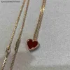 Colliers de bijoux haut de gamme Vancleff pour les femmes Collier Love Collier Red Agate Coeur en forme de collier de collier mignon et doux Original 1: 1 avec un vrai logo et une boîte