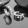 ダイヤモンドデザインの絶妙なイヤリングは、カートオリジナルのイヤリングを介して味付けされたファッショナブルな円形