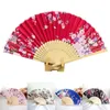 Produits de style chinois 1pc Vintage Hand Tente Fans Fans de pliage en bambou Silk Ornement Ornement Dance Party Decoration Chinese Style Printing Hand Fans Props