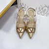 Métal Ve-Buckle Designer Femmes Chaussures Slingback Talons sandales Généreuse cuir classique V chaussure Luxury Plat Sandale pointu 6cm 8cm 10cm Talon mince Robe sexy Sandale Sandale