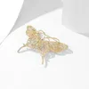 Spettastra Shining Cubic Zirconia Butterfly Bouttonere Gioielli per donne Design Design Dichiarazione di moda Studio Corsage Pins