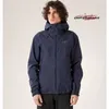 Giacca da design impermeabile per abbigliamento sportivo da esterno da uomo leggero leggero giacca con cappuccio leggero traspirato con cappuccio nera Sapphire XS W5AV