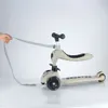 Trois enfants dans un scooter Multi-fonctionnels Foot Walking Tool pour une voiture de patinage pour bébé de 3 à 9 ans