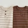 Kleidungssets Sommer -Baby -Kleidung Set Säuglingsmädchen gestreiftes T -Shirt und Bloomer 2pcs Kleinkind Jungen kurzärmeliger Top -Anzug H240508