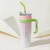 1pc Isolle Salraw Cup Summer Hot Selling Giant Isoled Cup Hanking Cream Cream Copo Grande Capacidade Portátil