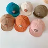 Caps Chapéus 2024 Summer Baby Hat Baby Hat New Childrens Hat Bordado Baseado Baseball Hat Cotton Boys and Girls Brim SunHat 1 peça D240509