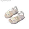 Sandálias de chinelas de verão crianças para meninas moda coreana fofa princesa sapato solo solo soldado sapatos de crianças brancas sandálias q240409