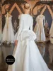 مصمم فستان زفاف ساتان مصمم منذ فترة طويلة