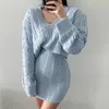 Sukienki robocze wiosna Korean Twist Knit Sweter zestawy SWEAT KRÓTKI KRÓTKI KRÓTKI PULLOVER TOP HIT TALIS MITY Modna moda dwuczęściowa garnitury