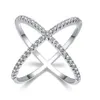 Design Luxury Diamond Micro Pave Seting Big X Shaped Finger Rings Bröllop Bands smycken för kvinnor 321U
