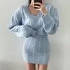 Sukienki robocze wiosna Korean Twist Knit Sweter zestawy SWEAT KRÓTKI KRÓTKI KRÓTKI PULLOVER TOP HIT TALIS MITY Modna moda dwuczęściowa garnitury