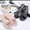 Designer tofflor Summer Women Beach Flip Flops Shoes Classic Quality Studded Ladies Cool Bow Knot Flat Slipper Female Rivet Jelly Sandals Shoes