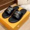 Designer Pool Oreiller Slides Sandales Couples Slippers Moule Plat Moules Femmes Sandales Summer Chaussures Place Plans Facile à porter Chaussures Sandale Flat Sandale Sandale