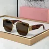 2024 Moda de alta qualidade Férias de praia Óculos de sol Solas de lençóis Designer Trendência Marca de luxo Os óculos de sol 240423