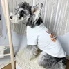 Designer de vestuário para cães Camiseta Pet Roupas de luxo de luxo Tops de verão para pequenos cães médios design clássico tee respirável