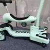 Trois enfants dans un scooter Multi-fonctionnels Foot Walking Tool pour une voiture de patinage pour bébé de 3 à 9 ans