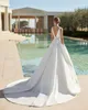 Klassieke trouwjurken 2024 Schep kan kant applique mouwloze backless satijnen bruidsjurk prinses bruid jurk nieuwe ontwerper Vestido de novia