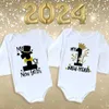 ROMPERS MEIN 1. Neujahr bedrucktes Baby BodySuit Säugling Strampler Neujahrskind Langarmer Jumpsuit Jungen Mädchen Kleidung Newbron Dusche Gfit T240509