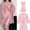 Kadınlar Robe Seksi Beyaz Gelin Nighty Cobe Set Set Out Out Dantel Spagetti Strap Nightgown Kadınlar Kimono Batrobe Elbise Rayon Ev Giyim Nightwear