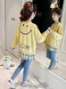 T-shirty 2023 Autumn Girls Long T-Shirt Dress Baby Bottom Casual Młodzież Dzieci Princess Plaid Fake Dwuczęściowy uśmiech 7 8 9 10 11 12 lat Oldl240509