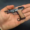 1: 3 M92 Modèle de pistolet en alliage Modèle de pistolet détachable Exquise Mini Mini Keychain Look Real Fake Gun Pubg Collection Fidget Toy Cadeaux pour les cadeaux d'anniversaire pour garçons adultes