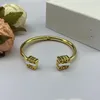Fashion Loe Series Designer Geometry Charm Bracelets pour femme boucles d'oreilles Gold Hoop Sparkling with Diamonds Bracelet Jewelry Party Gift