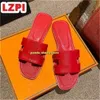 ClaQuettes Designer Couro de salto baixo desliza laranja marrom preto marrom feminino sandale chaussure verão chinelos elegantes deslizamentos em sapatos de praia 35-42 sandale