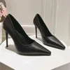 Chaussures habillées 2024 Pumps d'été Fashion pointues Femmes sexy talons hauts élégants Généralités en cuir Sapato Feminino Taille 35-42