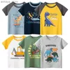 Tシャツ2024夏の新しい子供レンズ服の男の子短袖綿Tシャツ漫画恐竜印刷された子供用衣料品