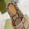 Дизайнерские сандалии мужчины женщины роскошные слайд -квартиры толстые нижние шлепанцы вышитые печеночные желе -резиновые кожаные тапочки