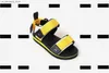 Slipper Kids Sandals Girl Slippers Child Shoes Fashion Canvas Buckle Design Box Box Emballage Childrens Taille 26-35 Q240409