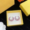 Kolczyki kobiet Designer Pink Diamond Hoops Premium Gold Stude For Mens f Luksusowe stadniny projekt marki Dangle Mały rozmiar 2,5 cm buki biżuterii pudełko biżuterii