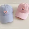 Caps Hats Childrens Baseball Hat Girl Loves Bordado Baby 2024 Primavera/Verão Novo moda casual Simple Childrens Sweet Hat D240509