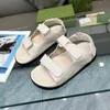 Moda Mula Slippers Designer Mulheres Casual Meias chinelos clássicos de couro de luxo ao ar livre de areia não deslizante Baotou Slippers 5.8 01