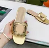 Kvinnor Cut-Out Slipper Sandaler Leather Flat Rubber Summer Beach Flip Flops broderade plattform Mules med ruta 35-43