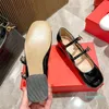 Sapatos paris feminino sandálias de designer bombas sapato de couro patente